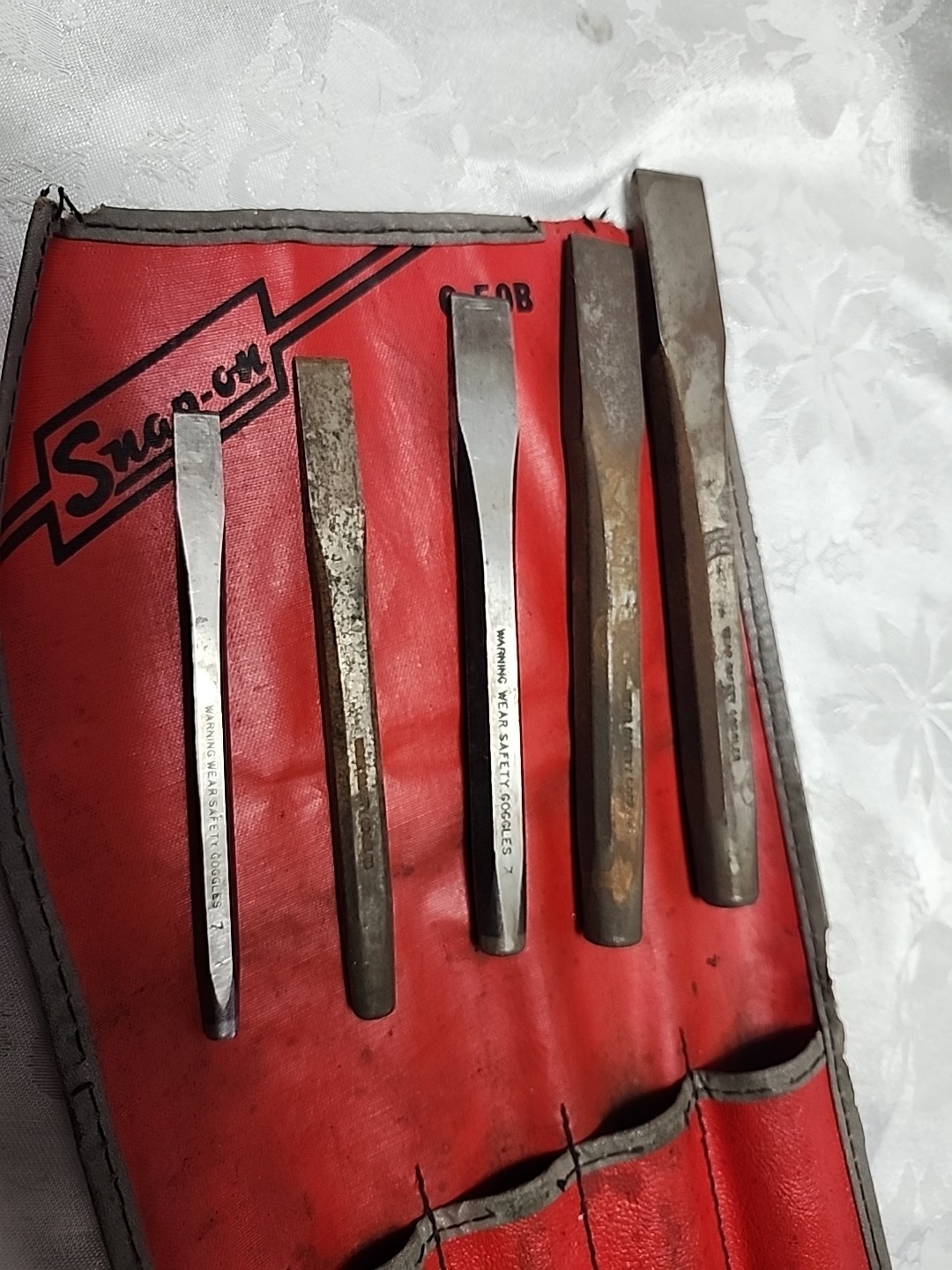 Snap on Tools 5 Piece Flat Chisel Set w/ C-50B Kit Bag. Used