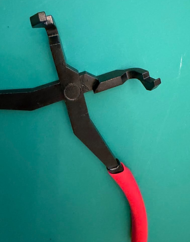 Matco Tools SPR231 PUSH PIN ANGLED REMOVAL PLIERS (New)