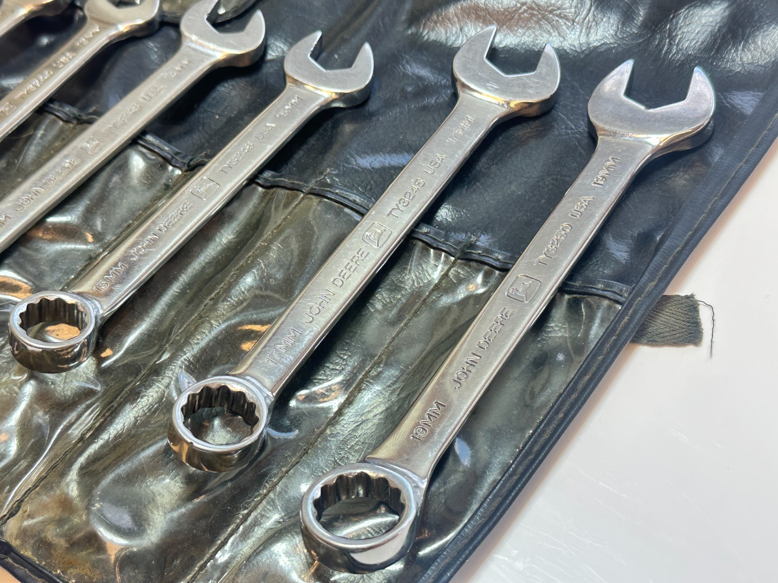 John Deere Tools USA 11pc Metric 7mm to 19mm Short Polished Wrench Set, Kit Bag