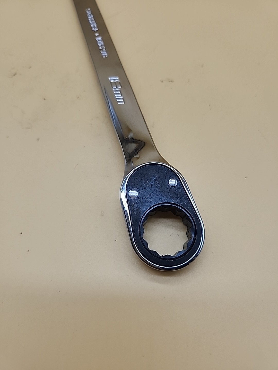 Snap-on 18mm Metric Ratcheting Reversible Flank Drive Plus Wrench SOXRRM18A