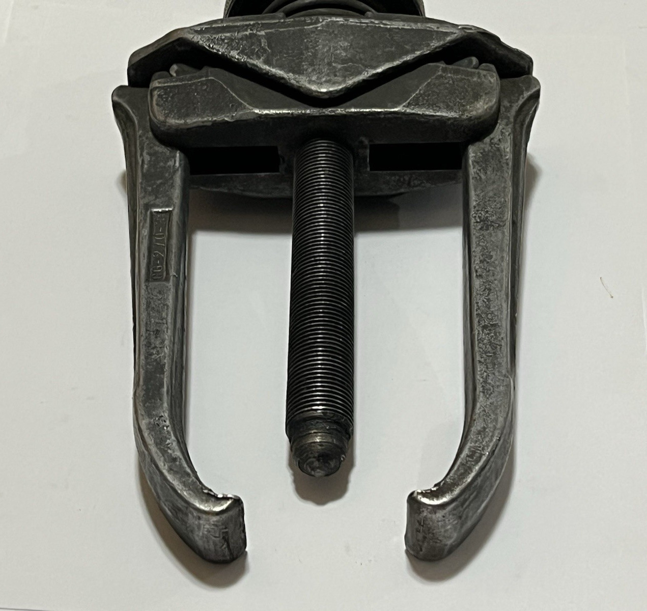 Blue Point CG-270 10-Ton 2-Jaw Gear Bearing Puller 8-1/2″ Spread 5-1/2″ Reach