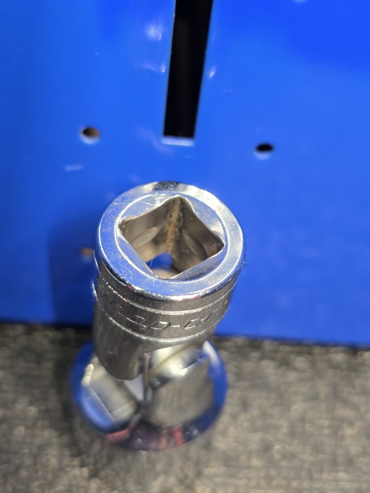 Snap-on Tools FS24 3/4″ 6-Point 3/8″ Drive Swivel Universal Shallow Socket