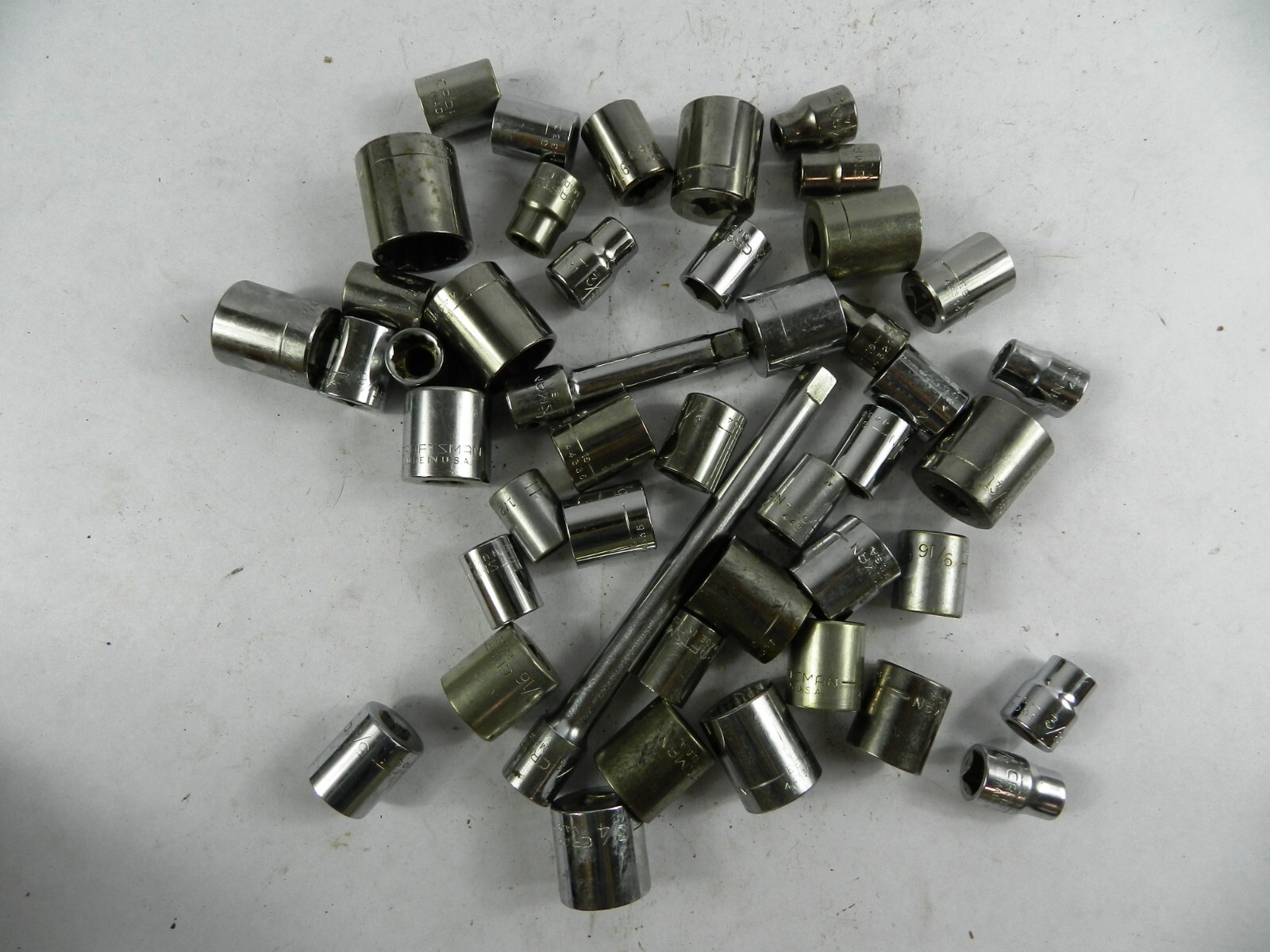 Lot (45) CRAFTSMAN USA 3/8 in Drive 1/4 in – 7/8 in Sockets 6-12pt Extnsns C323K