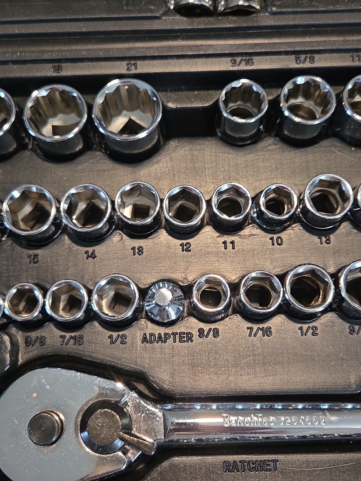 Benchtop 100 Piece Mechanics Tool Socket Set 1/4” 3/8” 1/2” Drive Metric & SAE