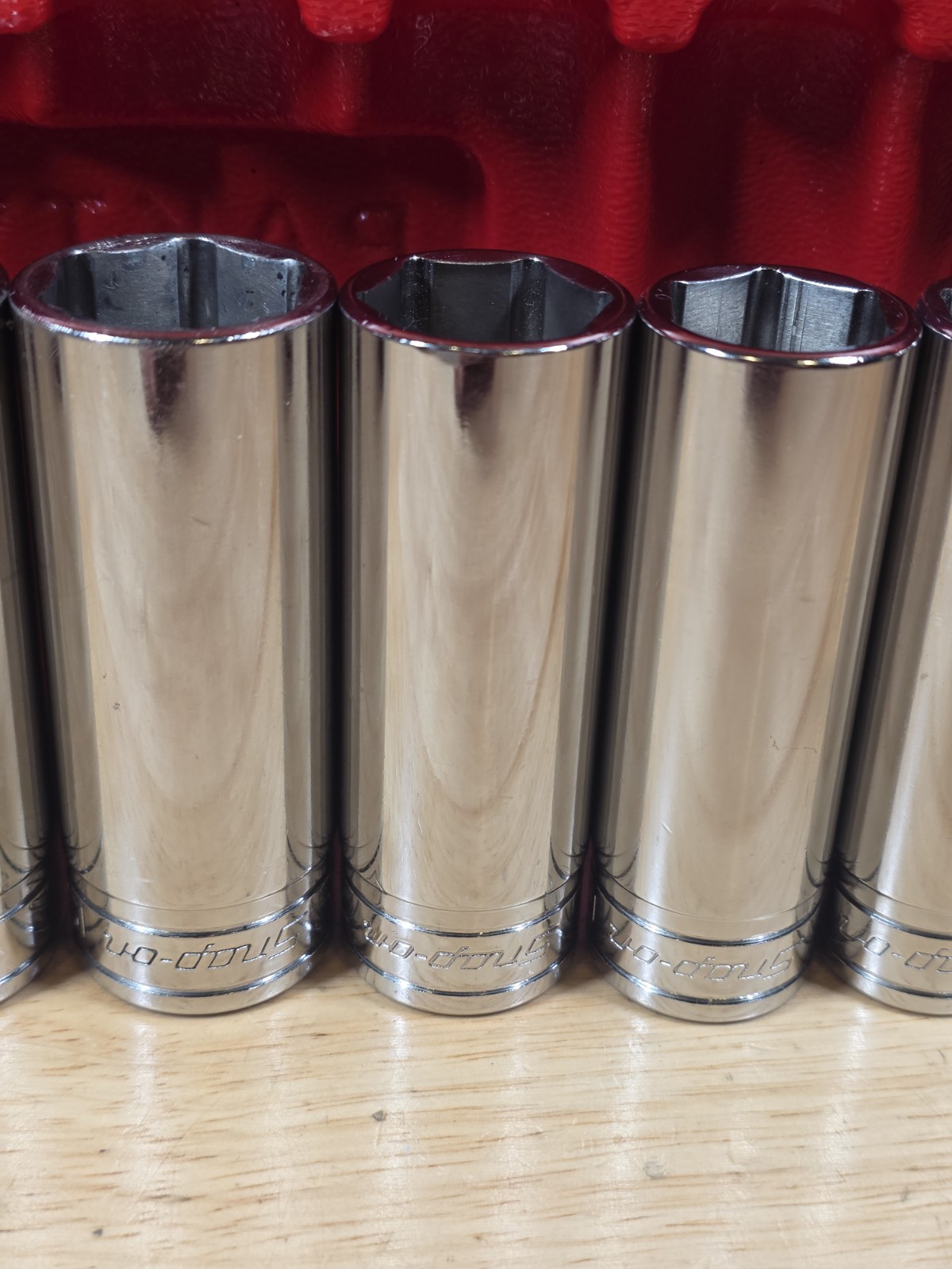 Snap-on 313TSYA 1/2″ Drive 13-Piece 3/8″ – 1-1/8″ Deep 6-Point Chrome Socket Set
