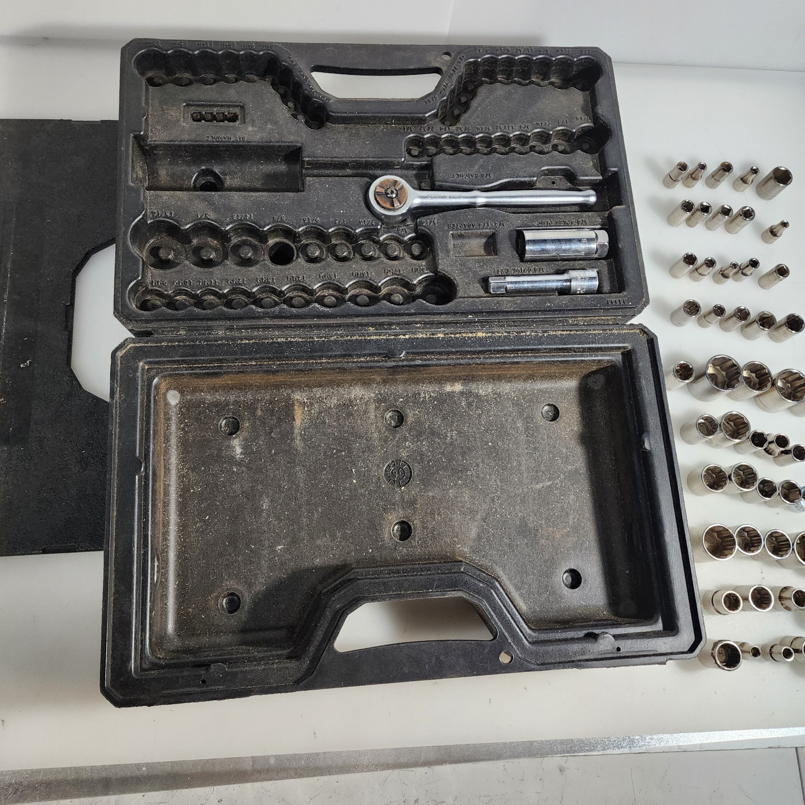 CRAFTSMAN USA 3/8″ Drive 58 Piece Socket Set Great Shape