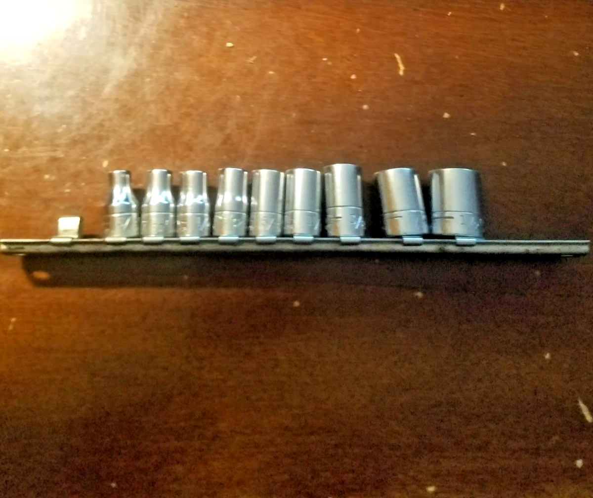 CRAFTSMAN, 1/4″ DRIVE, SAE, 6 PT, 9-PIECE SHALLOW SOCKET SET, 3/16″ To 1/2″ USA