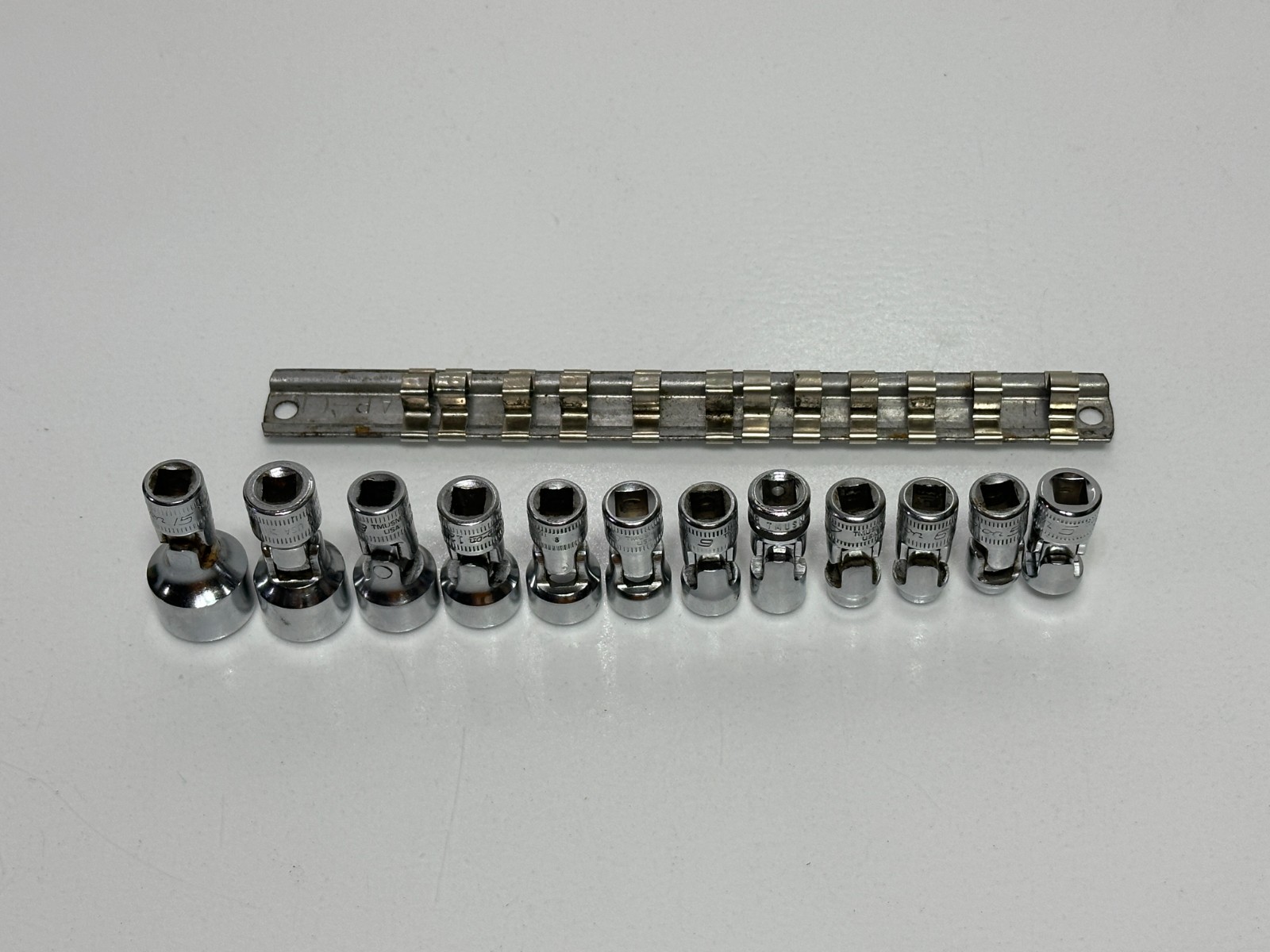 Snap On 12pc 111TMUSMA + 5mm 1/4″ Dr. Metric Universal Swivel Socket Set 5-15mm