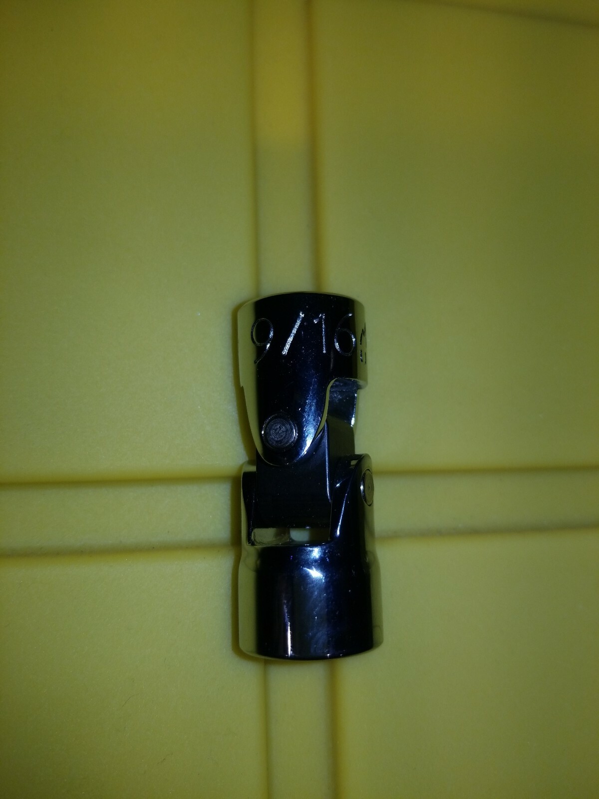 NEW Mac Tools 3/8″ DRIVE UNIVERSAL SOCKET 9/16″ – 6-PT.XU186RA $50.99
