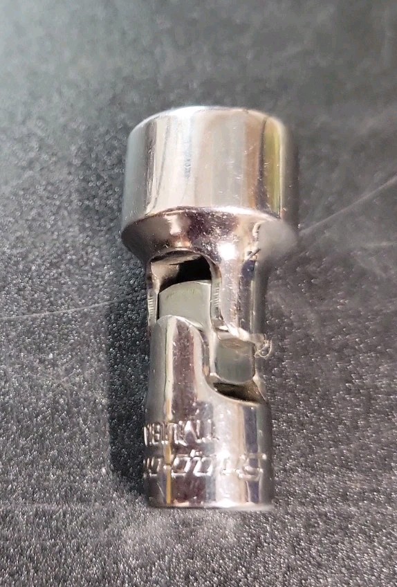 Snap On 1/4” Dr 9/16” 12 Point Shallow Swivel Socket TMU181A No Marks
