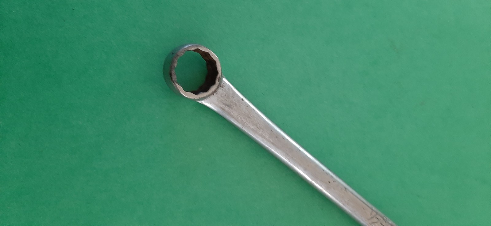 Blue-Point Tools USA 1/2″ x 9/16″ XD-1618 Offset Round Handle Box-end Wrench 721