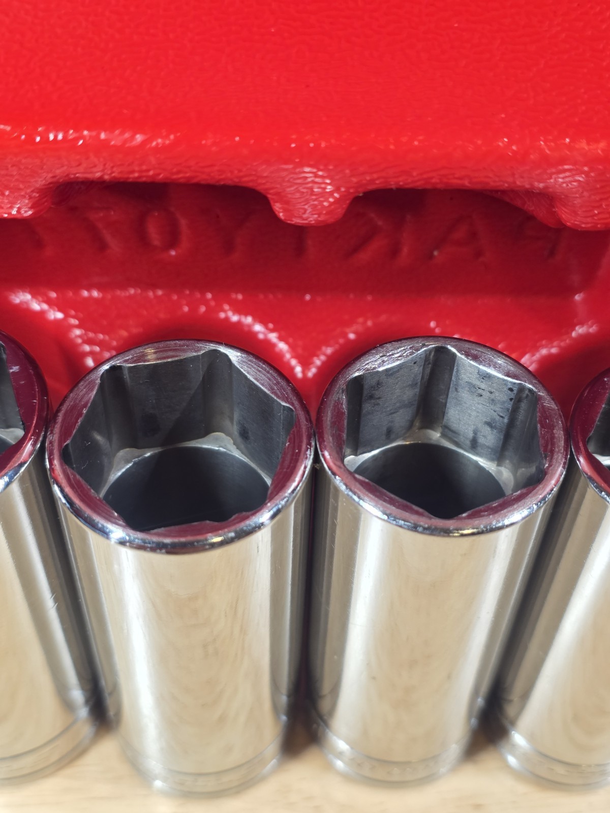 Snap-on 313TSYA 1/2″ Drive 13-Piece 3/8″ – 1-1/8″ Deep 6-Point Chrome Socket Set