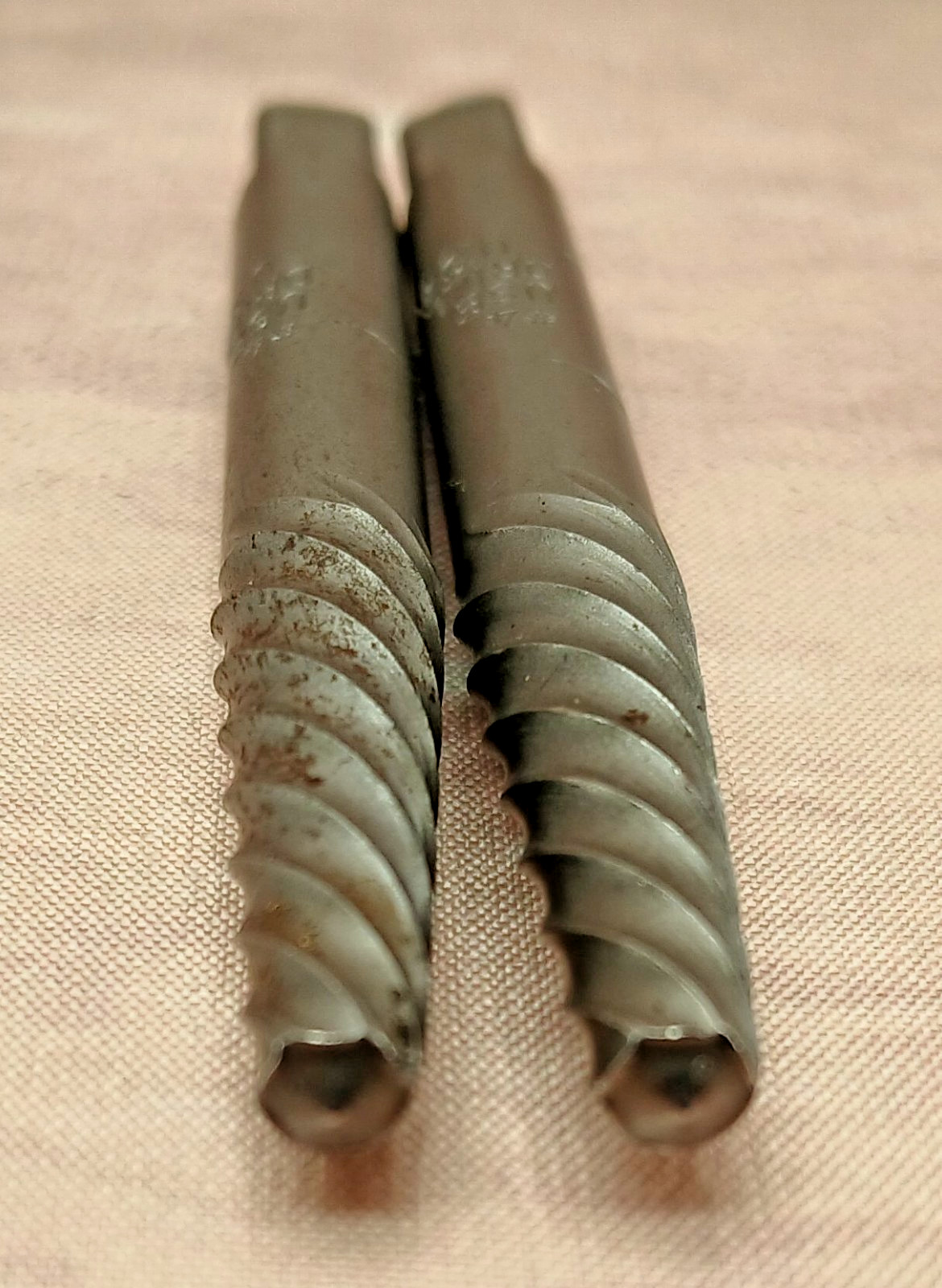 2 x Spiral Flute Screw Extractors #4 HSS USA Bolt Remover