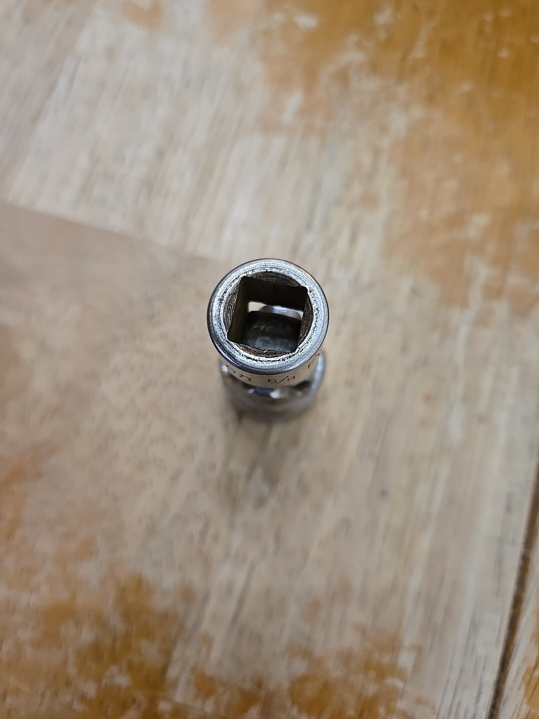 Snap On 3/8″ Drive 5/8″ 12PT Chrome Swivel Socket FVU20