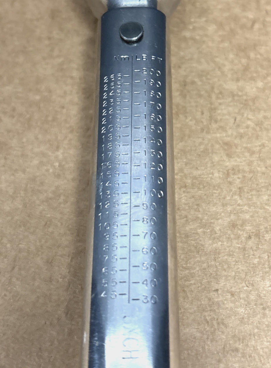 Snap-on Professional-Grade 1/2″ Drive Click-Type Torque Wrench QJR 3200 C
