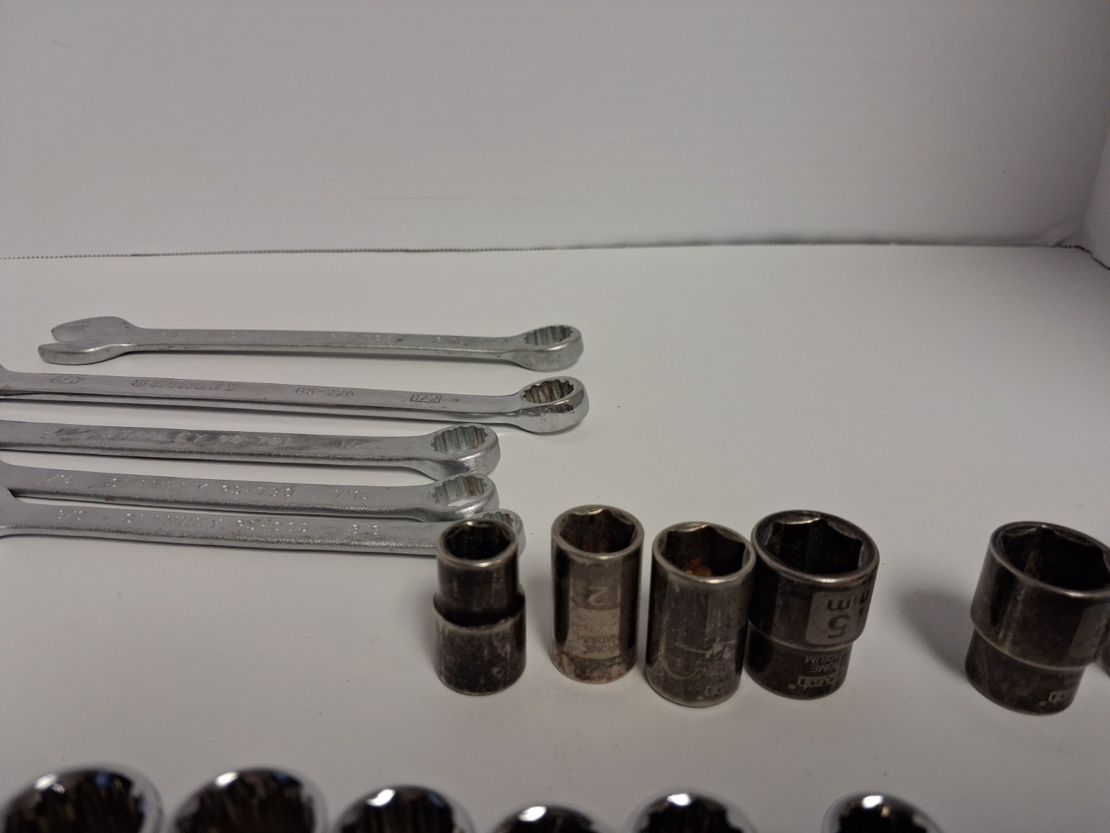 Pittsburgh Sockets Lot Of 40 1/4 & 3/8 drive sockets plus Stanley wrenches