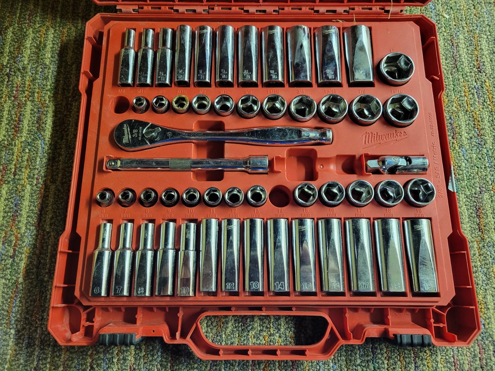 Milwaukee Ratchet + Socket Set 48-22-9008 | Incomplete