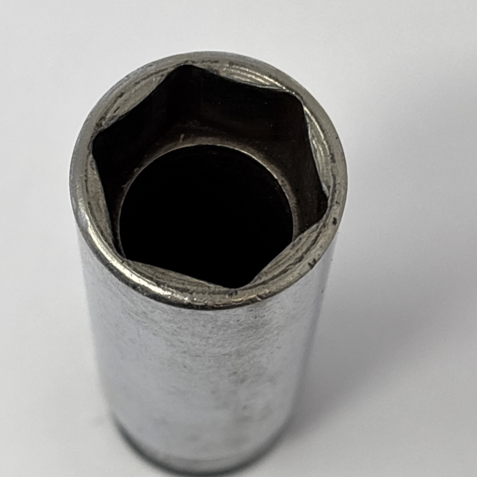 Snap On 3/8″ Drive 17MM 6PT Metric Deep Chrome Socket SFSM17 USA