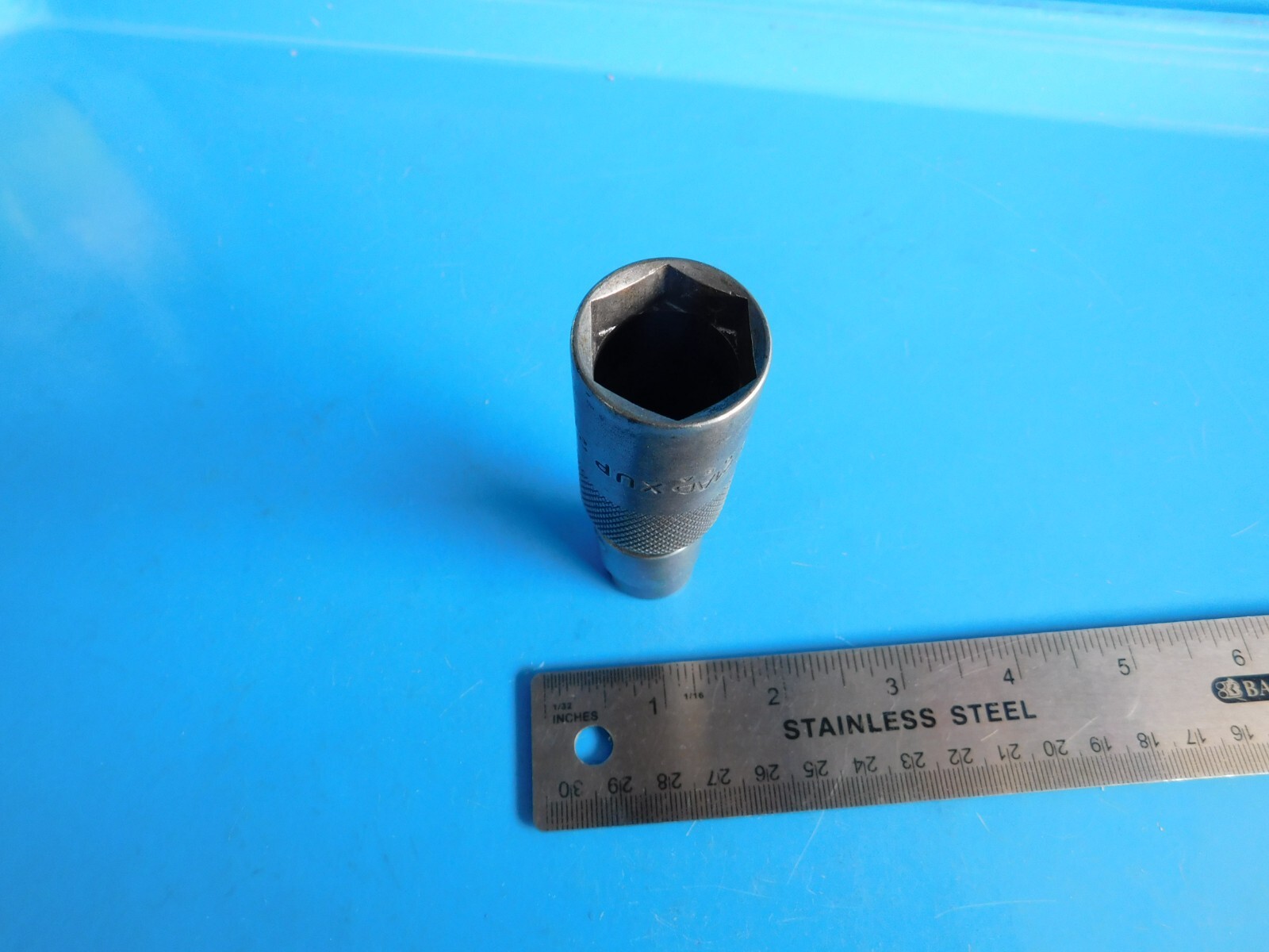 USED, MAC TOOLS ( 13/16 IN.) SWIVEL SPARK PLUG SOCKET, PART #XUP266DP USA