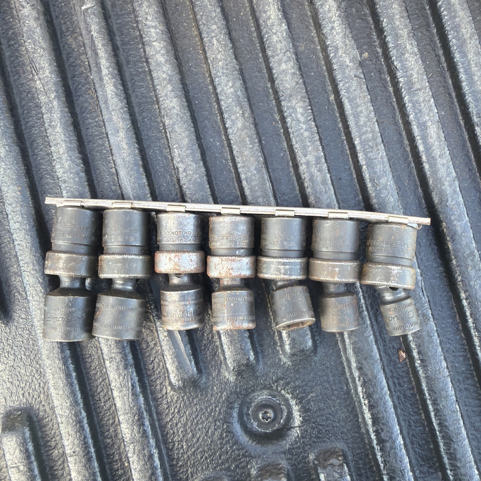 Snap-On 207IPFM 7 Piece 3/8″Dr 6Pt Metric Shallow Impact Swivel Socket Set