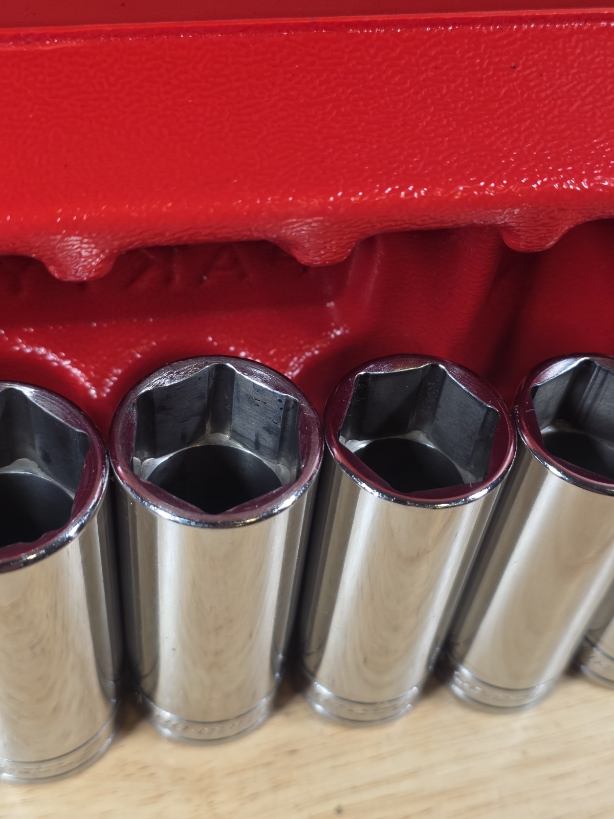 Snap-on 313TSYA 1/2″ Drive 13-Piece 3/8″ – 1-1/8″ Deep 6-Point Chrome Socket Set