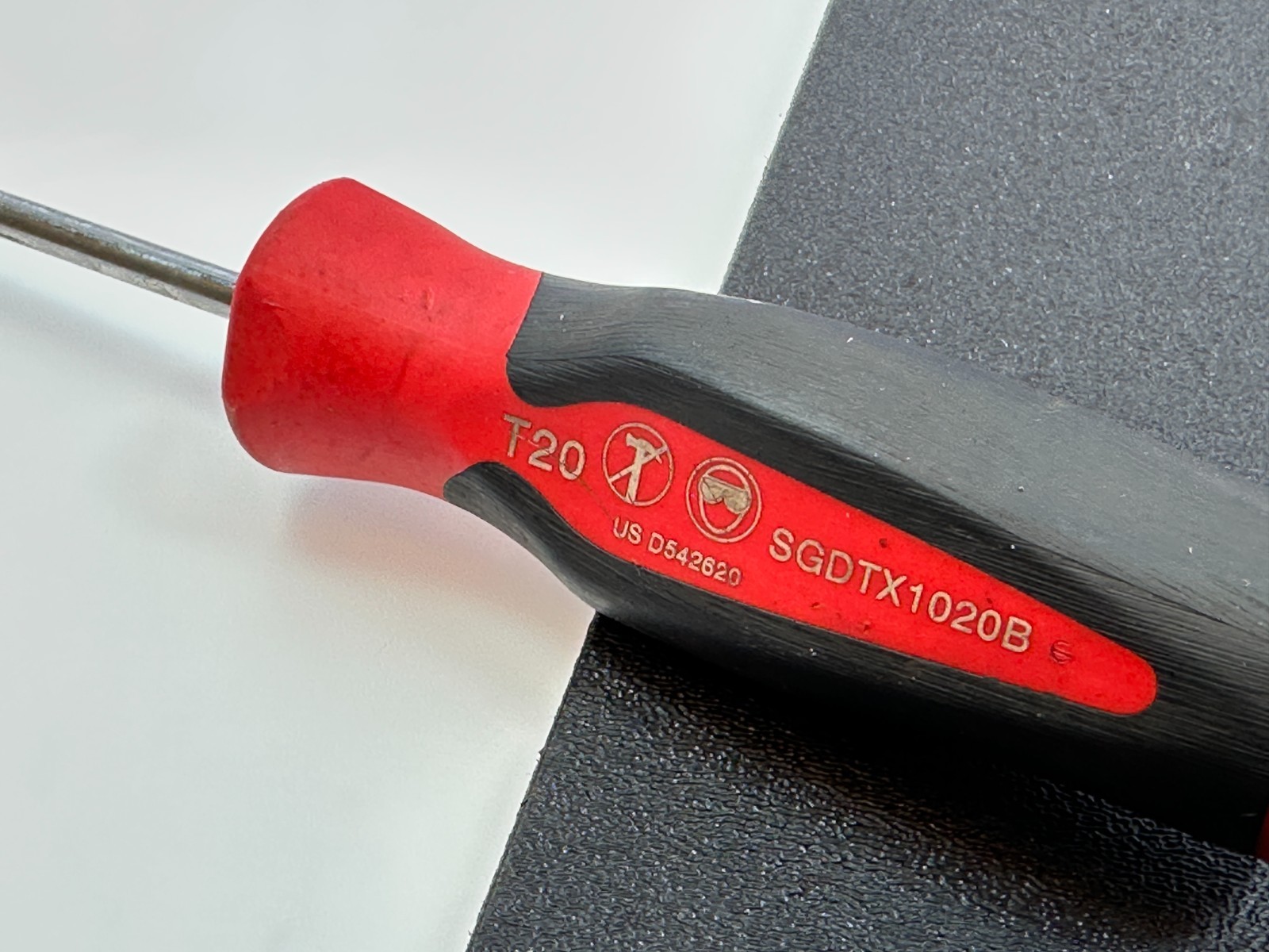 🇺🇸 Snap On Tools USA SGDTX1020B Long T20 Torx Screwdriver, Red Soft Grip