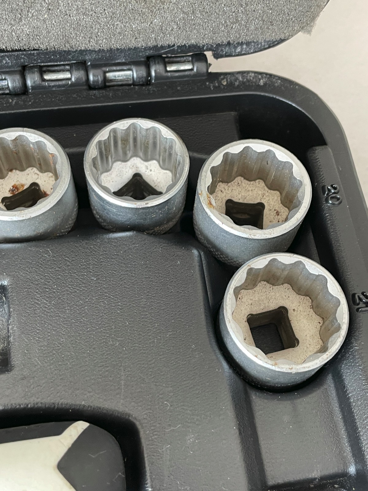 45 Piece 3/8″ Drive Metric Socket & 1/4″ Bit Set With Unior Ratchet Chrome