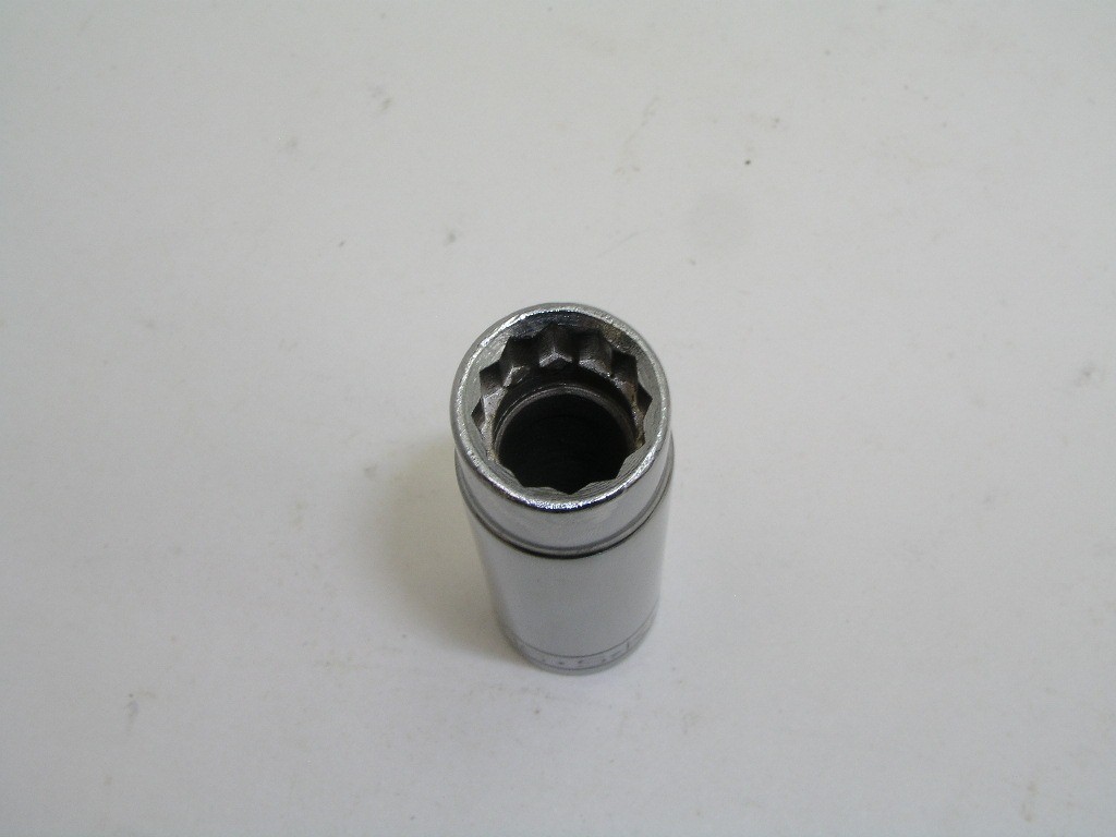 9/16″ 1/2″ Drive 12pt Deep Socket, SK 40118 Large Logo