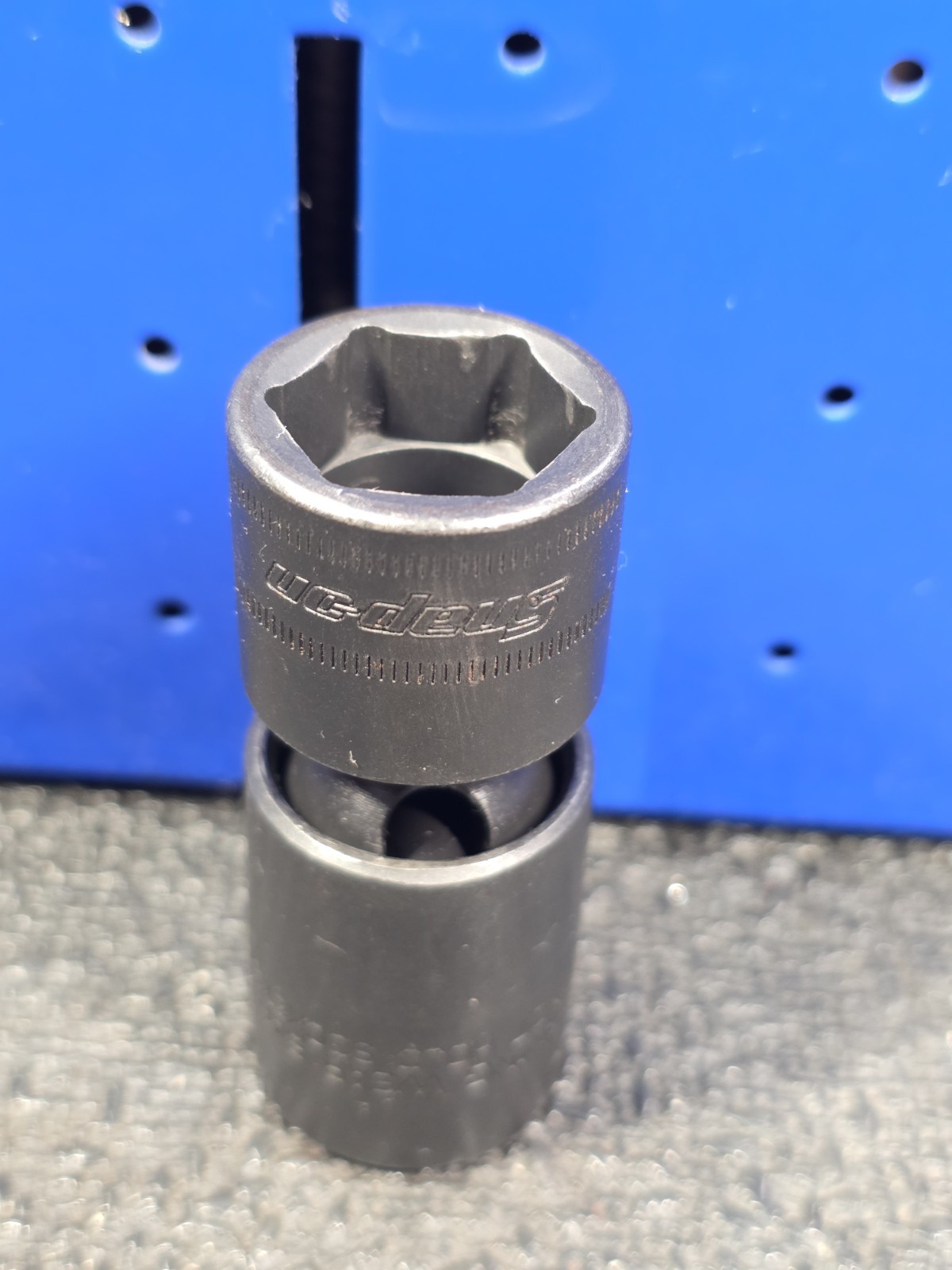 Snap-on Tools IPFM17C 17mm LIGHT USE 3/8″ Drive 6-Point Impact Swivel Socket
