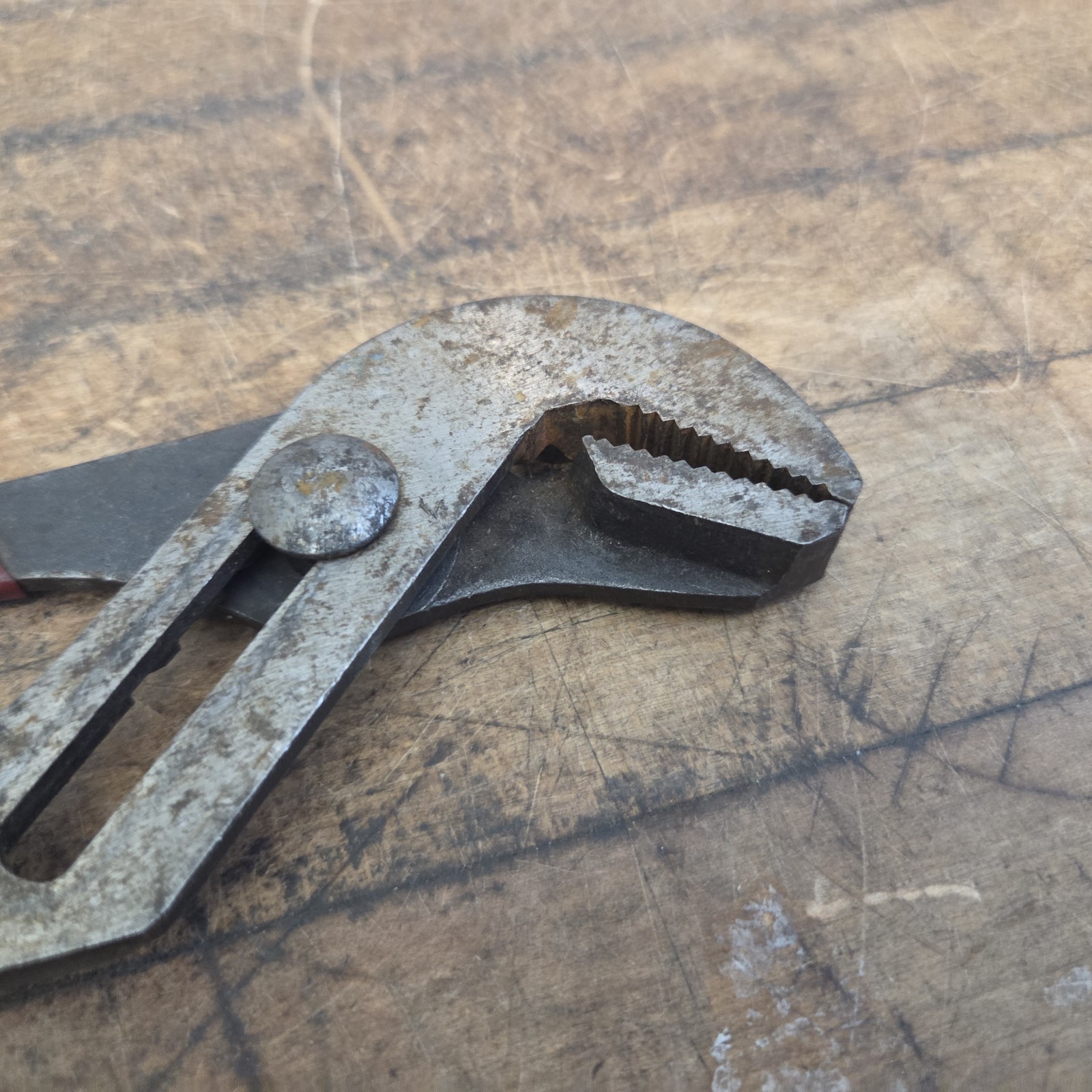 Blue Point Tools CHN430 10″ Tongue in Groove Pliers Used