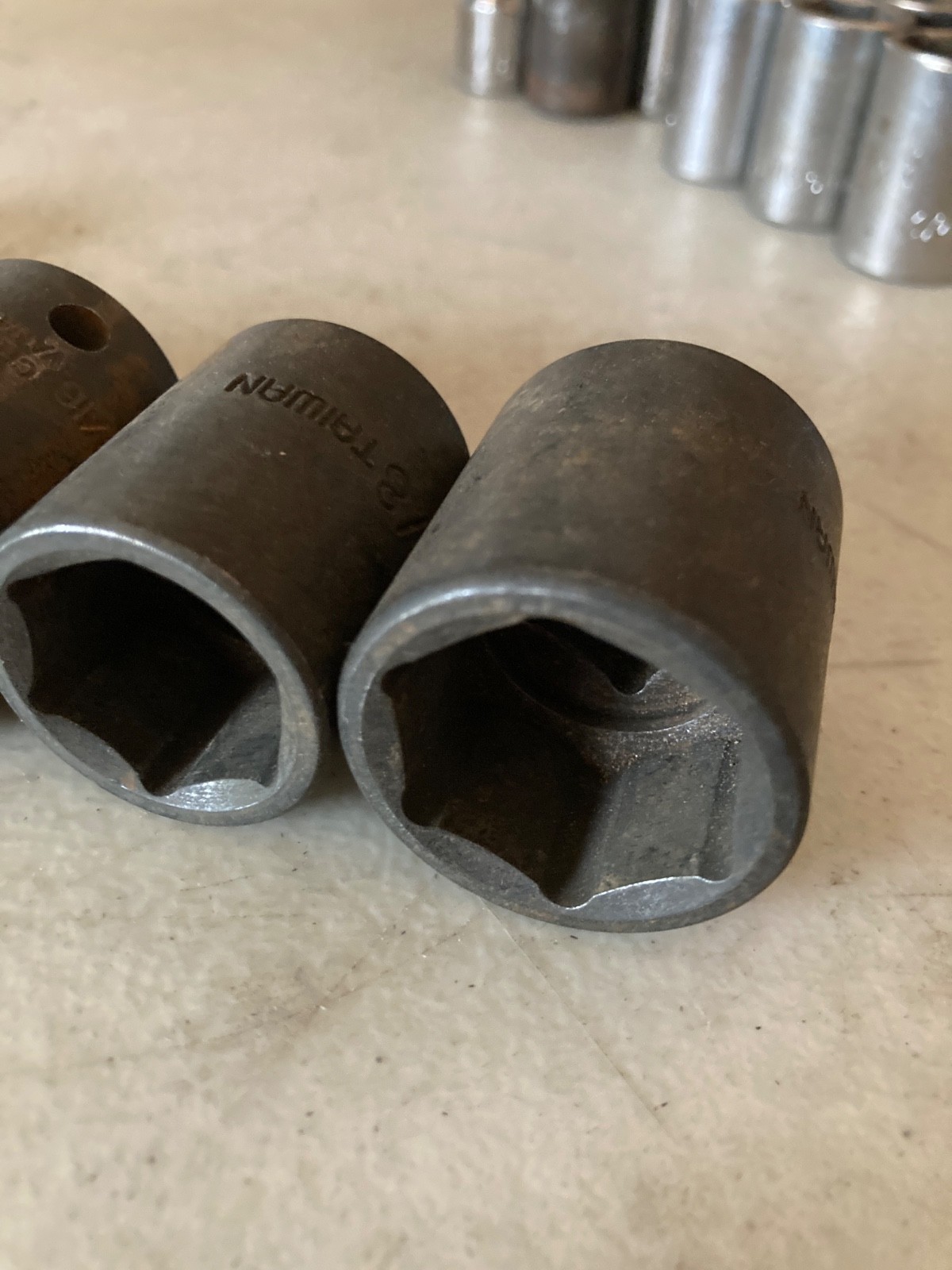Assorted 1/2″ drive 6pt impact sockets