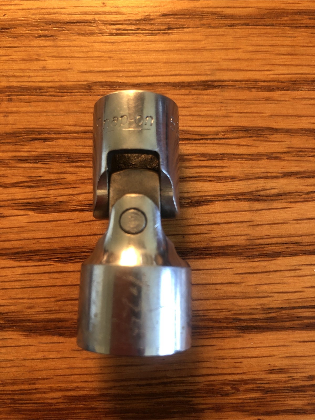 SNAP ON TOOLS FVU20 3/8″ Drive 5/8″ SAE Universal Joint 12-POINT SOCKET USA