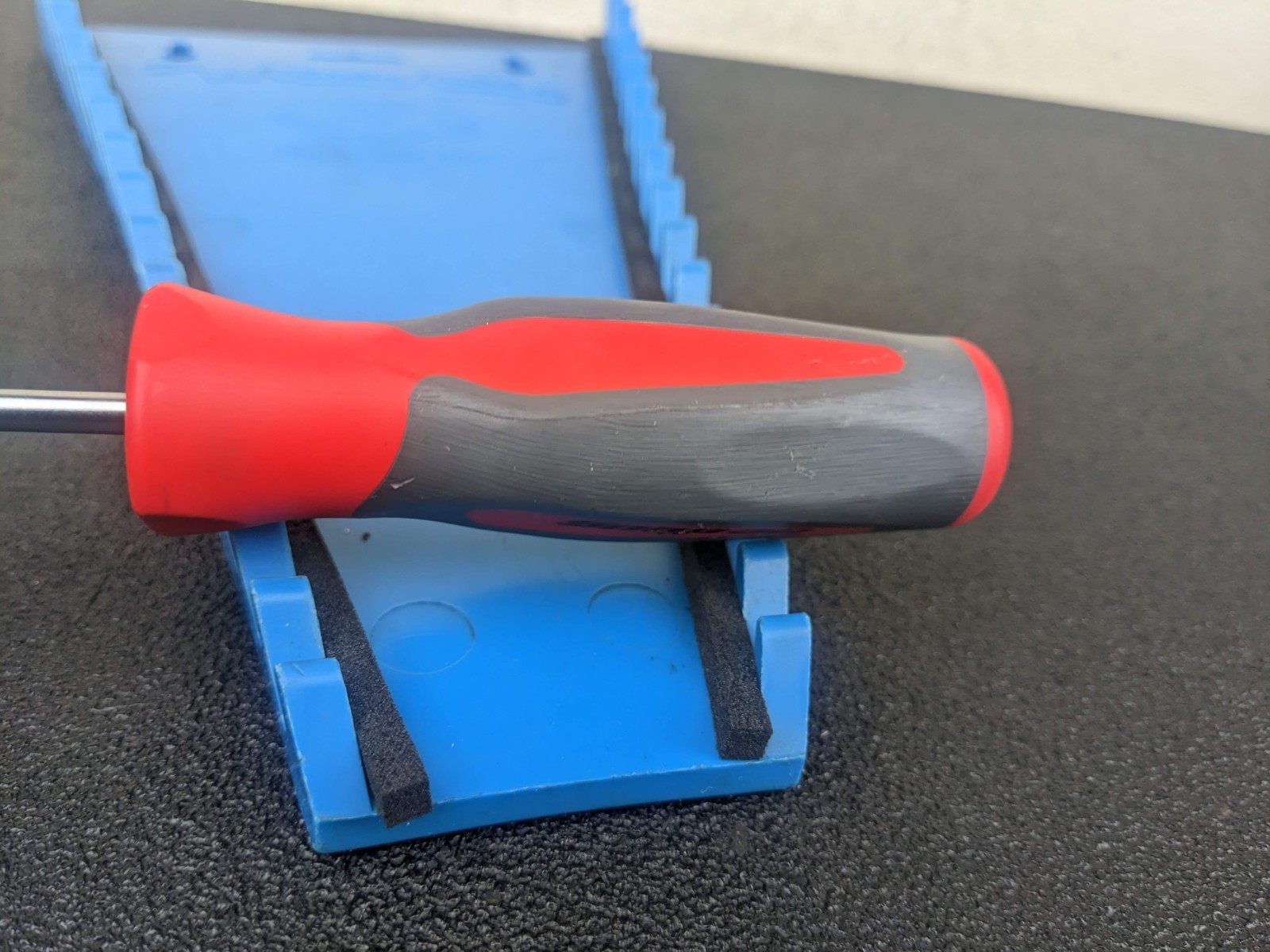 #bh456 Snap-on 3/16″ RED Flat Head Cabinet Screwdriver SHD