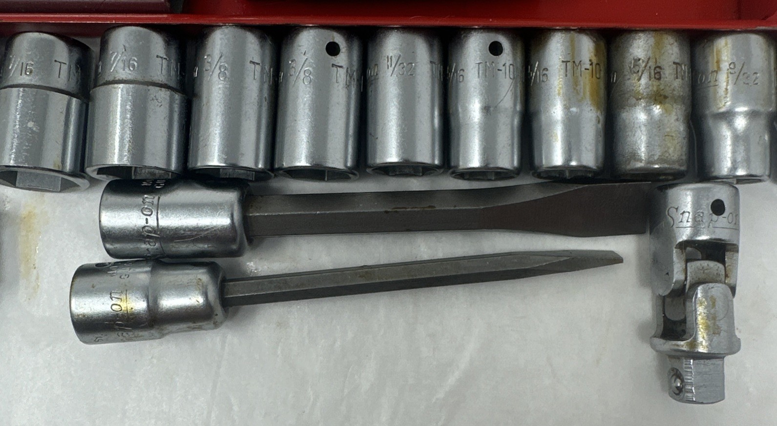VTG Snap-On 42 Piece Socket Wrenches With Metal Case Dated 1955 Pre-Owned