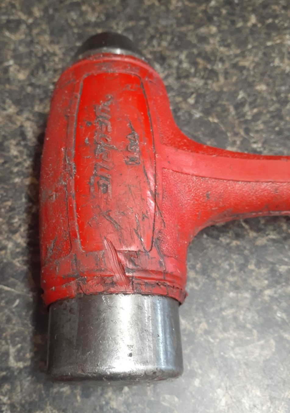 (RI4) Snap-on Tools HBBD32 32oz Ball Peen Dead Blow Hammer With Soft Grip (Red)