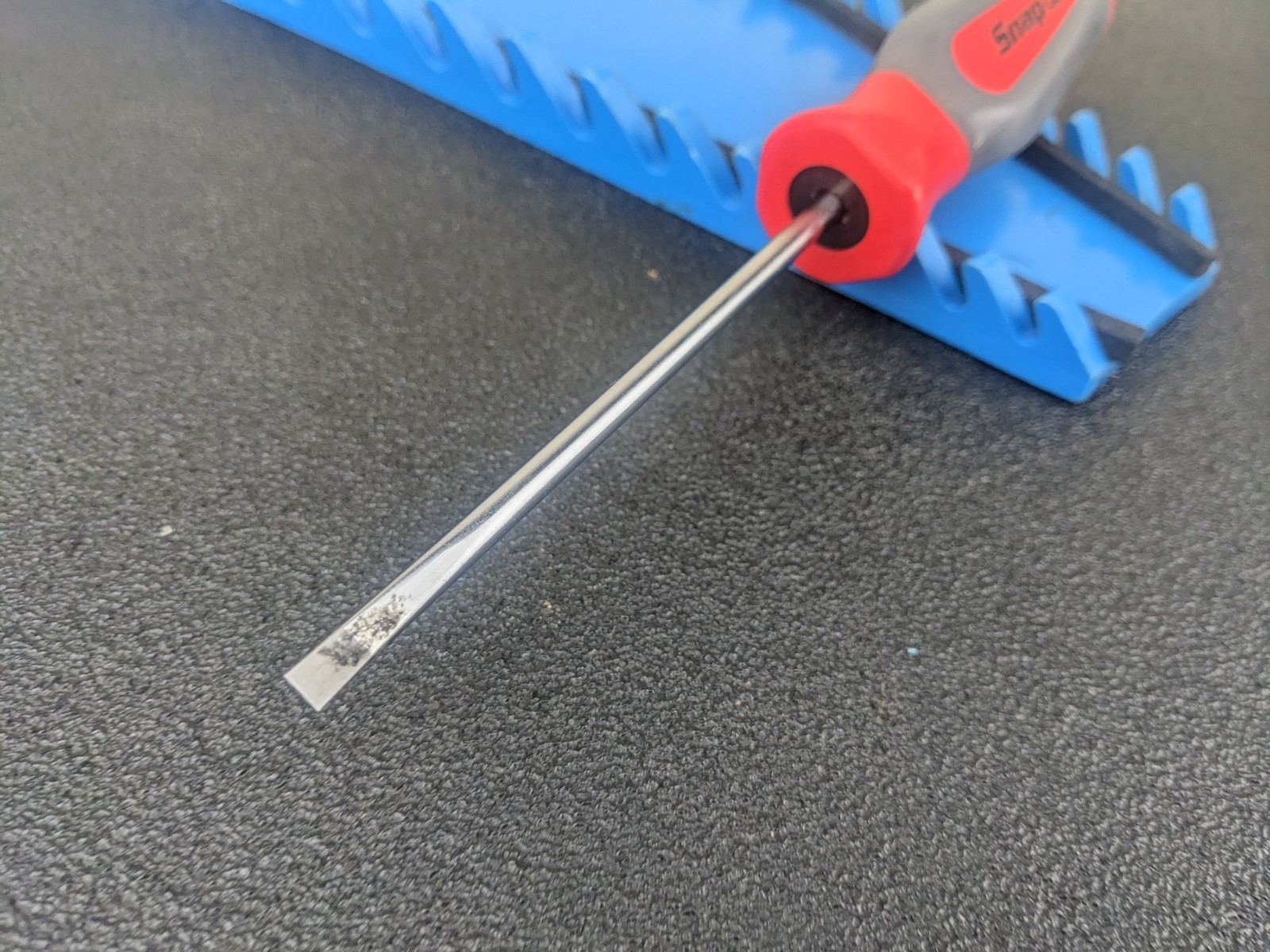#bh456 Snap-on 3/16″ RED Flat Head Cabinet Screwdriver SHD