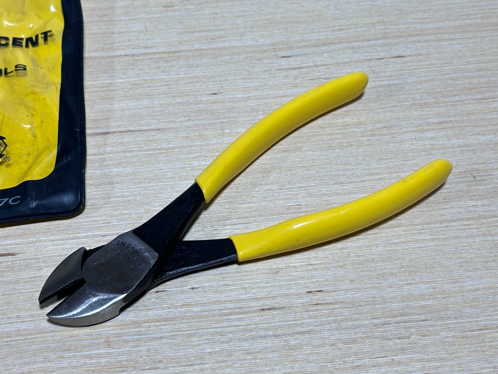Crescent Tool Co. No. 542-7 – 7″ YELLOW Diagonal Cutting Pliers Wire Cutters
