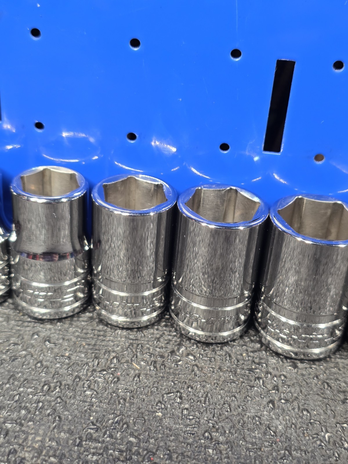 Snap-on 3/8″-1-1/8″ 13-Piece NICE 1/2″ Drive 6-Point Chrome Shallow Socket Set