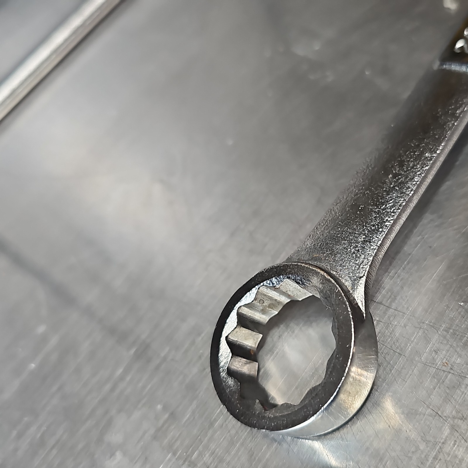 Craftsman USA 42923 Metric 24mm Combination Wrench – 12 Pt.
