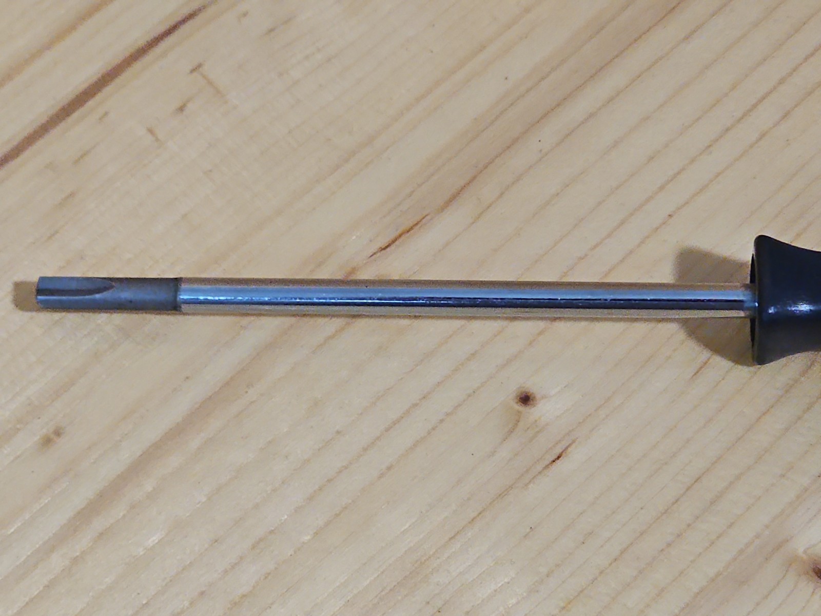 Snap-on Tools SSDC-8 1/4″ Clutch Tip Black Hard Handle Driver Screwdriver USA