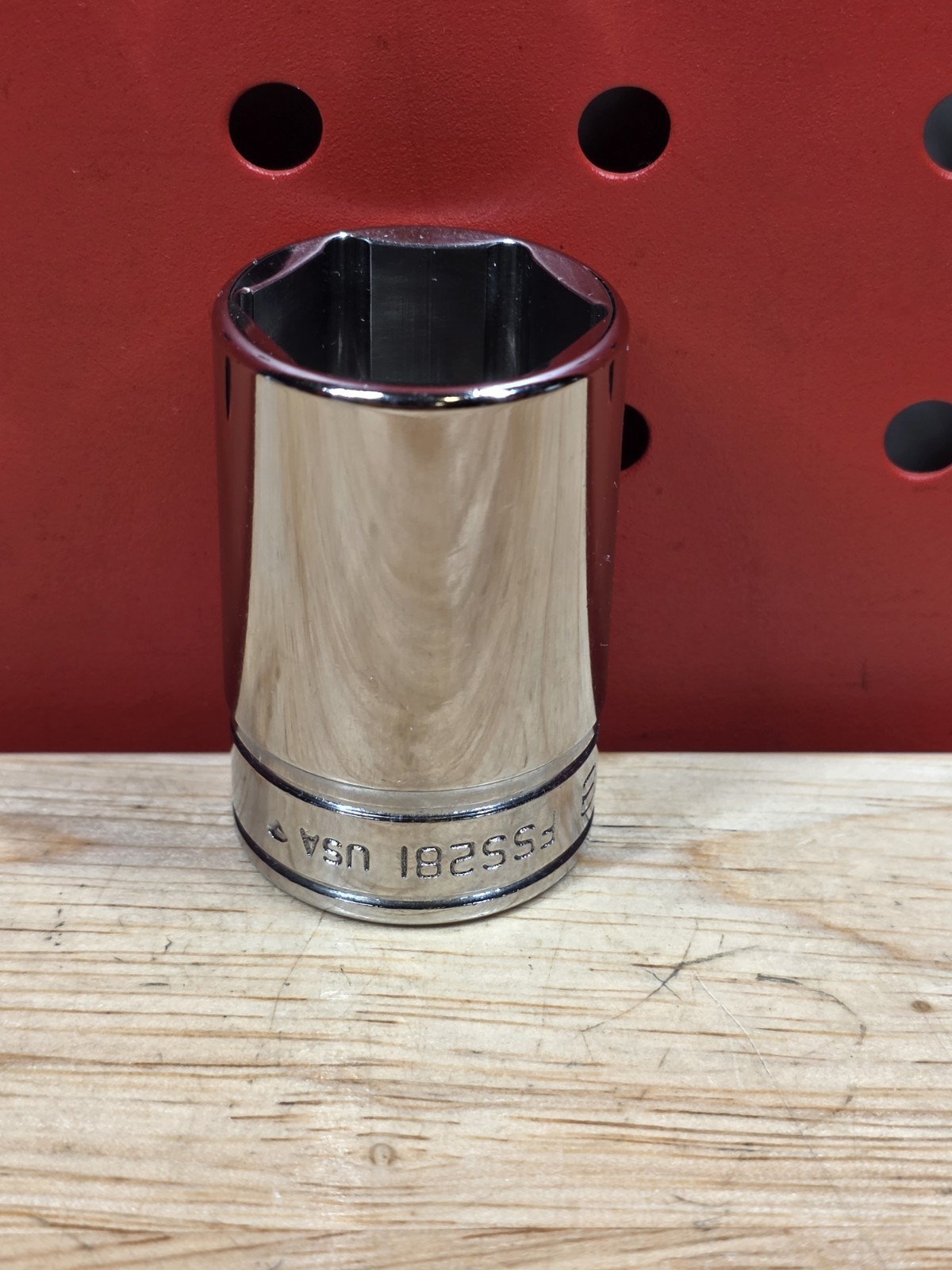 Snap-on Tools FSS281 7/8″ SAE 3/8″ Drive 6-Point Semi-Deep Chrome Socket USA