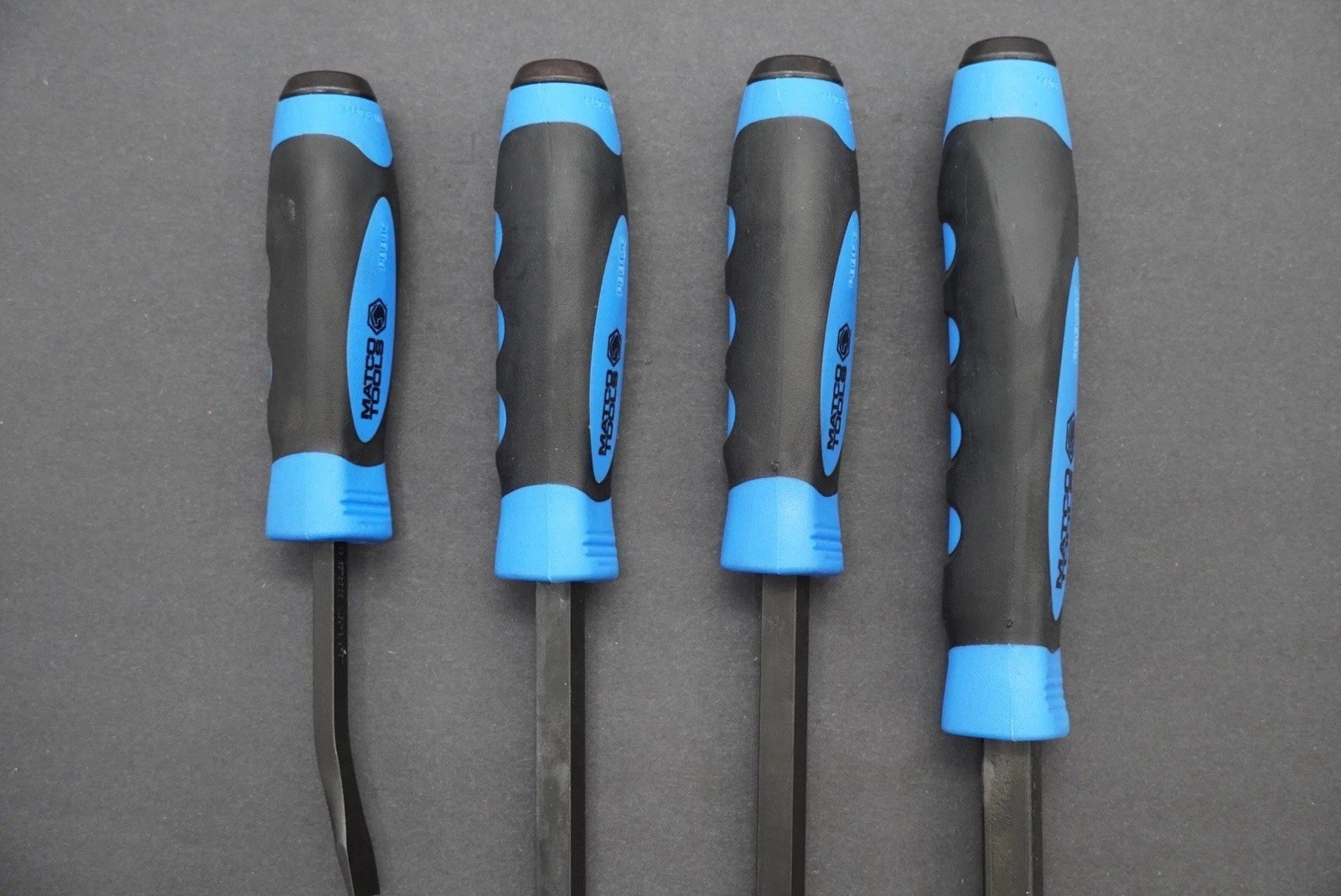 Matco Tools Pry Bar Set 4- Piece Curved Tip Strike Handle (Blue) PBSB4C No Tray