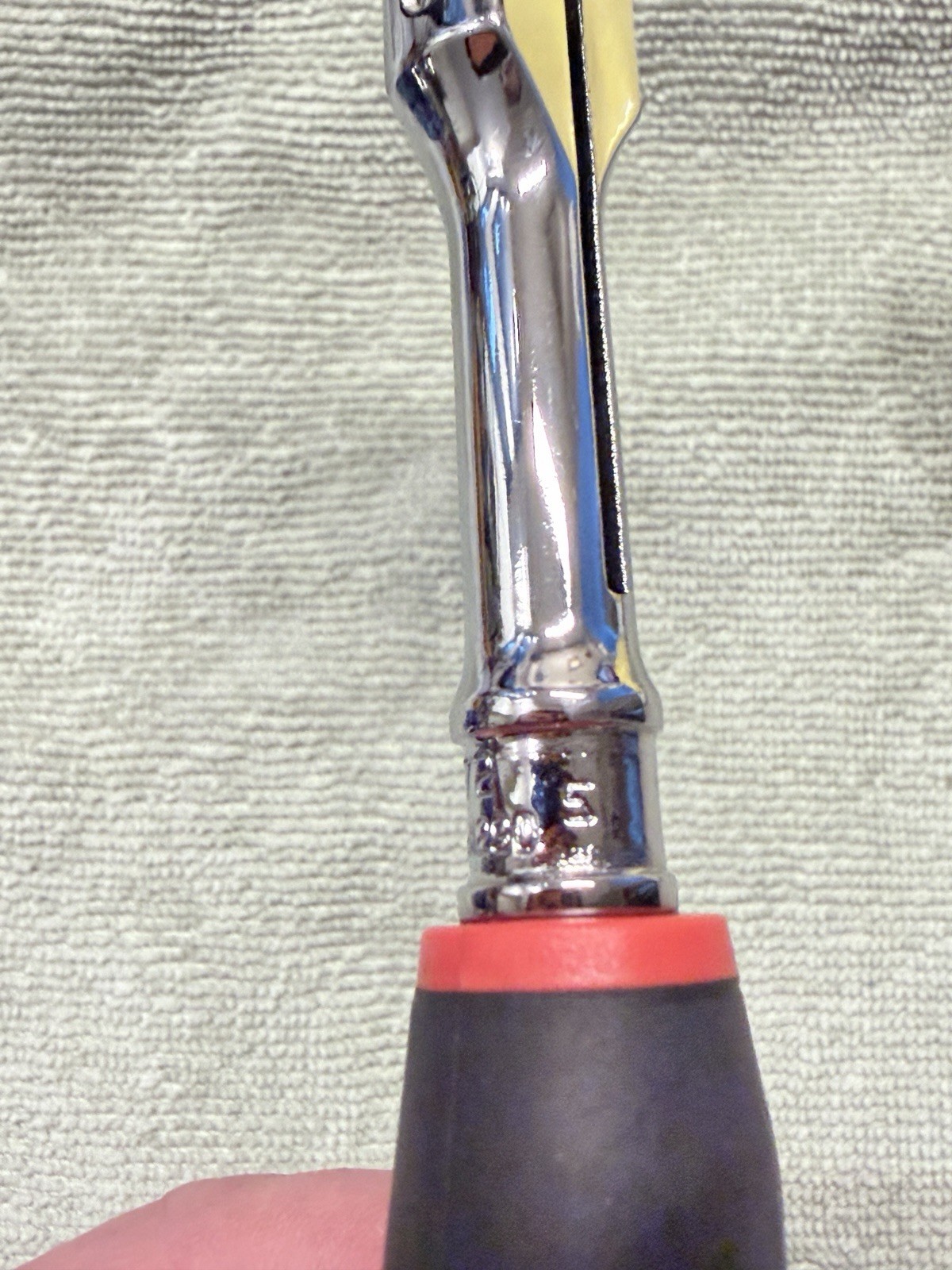 Genuine Snap-on 3/8” Drive Compact Round Head Soft Grip Swivel Ratchet FHCNF72