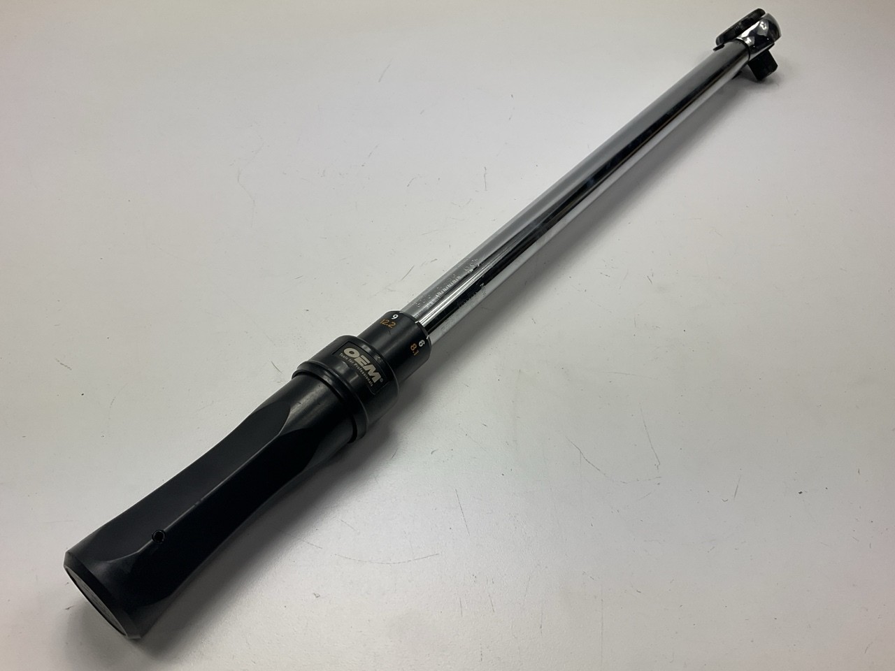 USED #12 – OEM Tools 1/2″ Drive Click Type Torque Wrench (30-250 Ft Lb)
