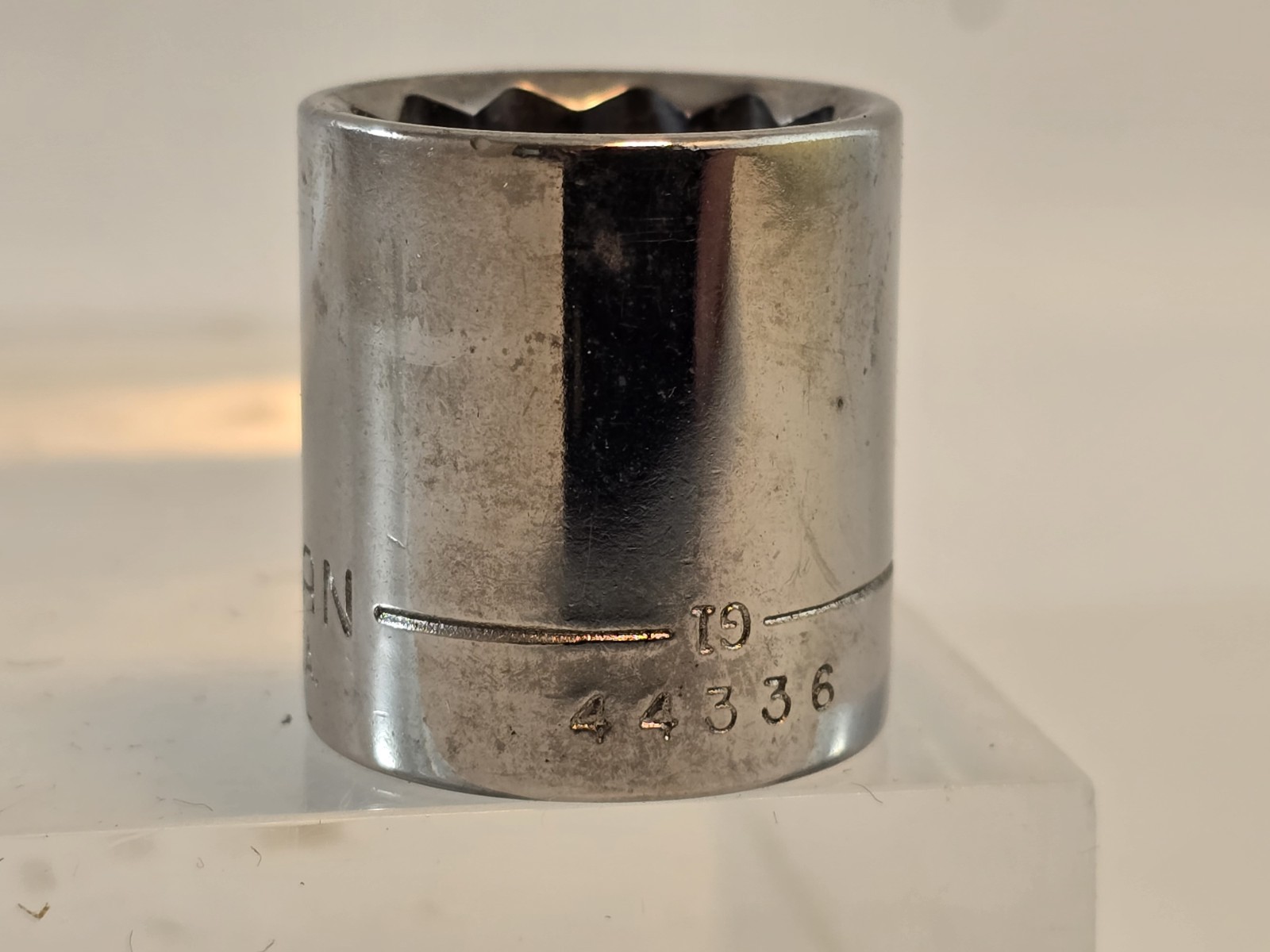 Craftsman USA 11/16” 12 Point 3/8″ Drive Shallow Socket 44336 Inverted G1