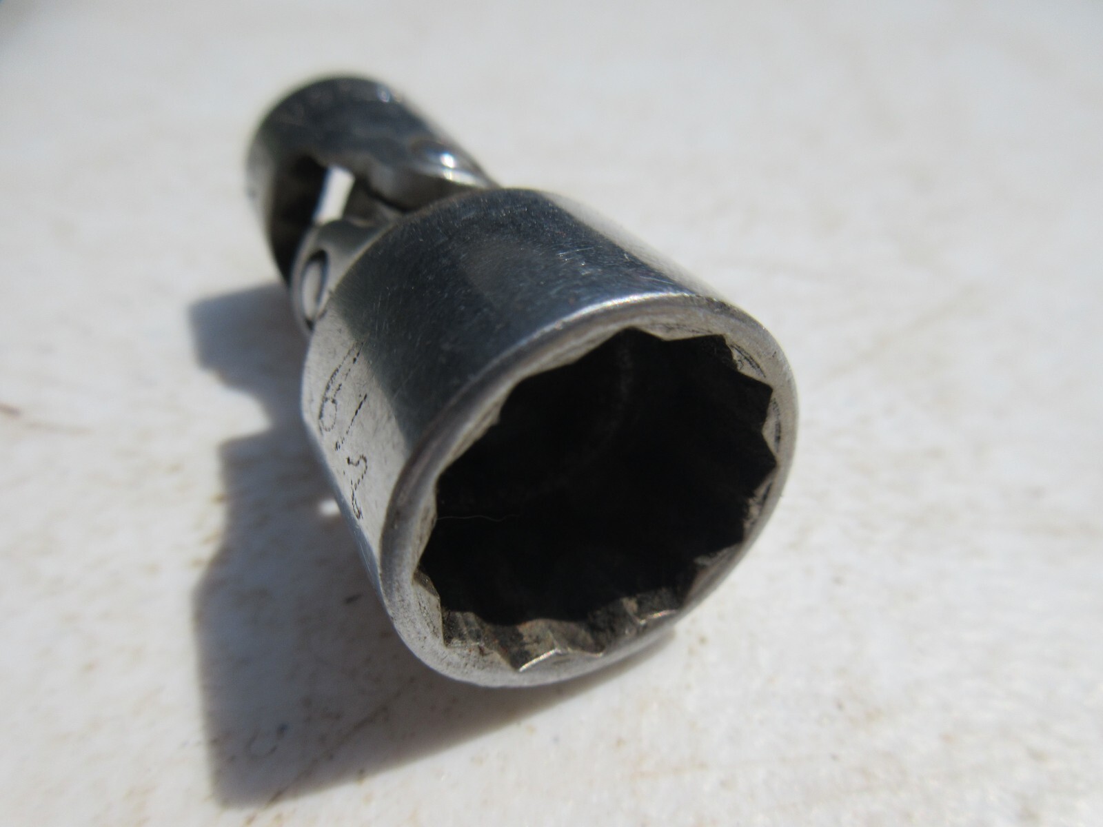 Snap On Tools 3/8″ Drive Swivel Universal 5/8″ Socket FVU20