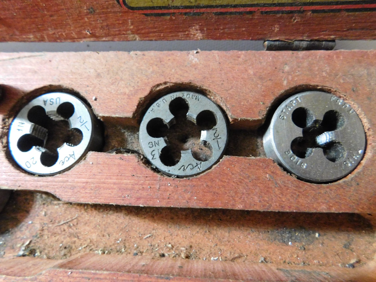 Vintage ACE Henry L. Hanson Tap & Die Set No. 3525 Wood Box USA AS IS Mixed Set