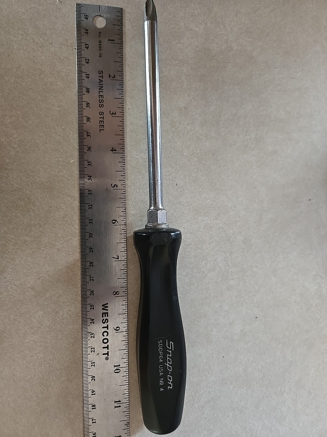 SNAP ON – SDDP64 – NO4 PHILLIPS BLACK HANDLE SCREWDRIVER