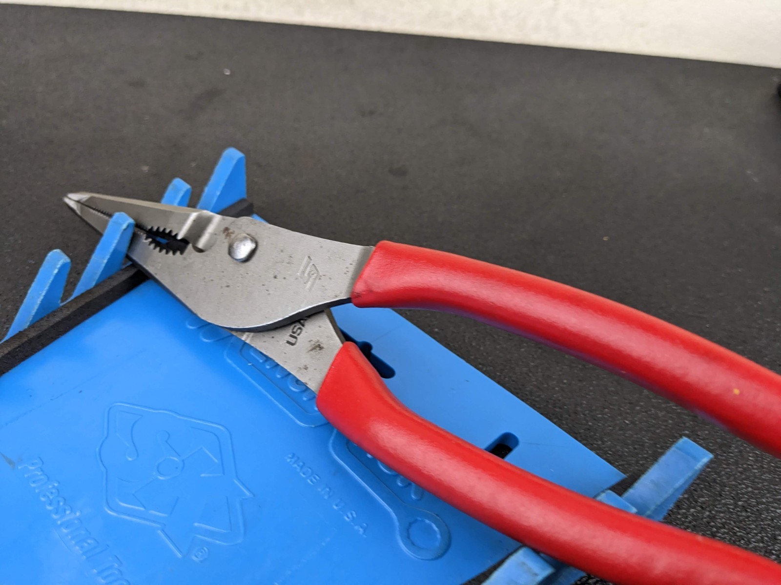 #bo172 SNAP ON LN47ACF 9″ Talon Grip Long Nose Slip Joint Pliers RED USA TOOLS