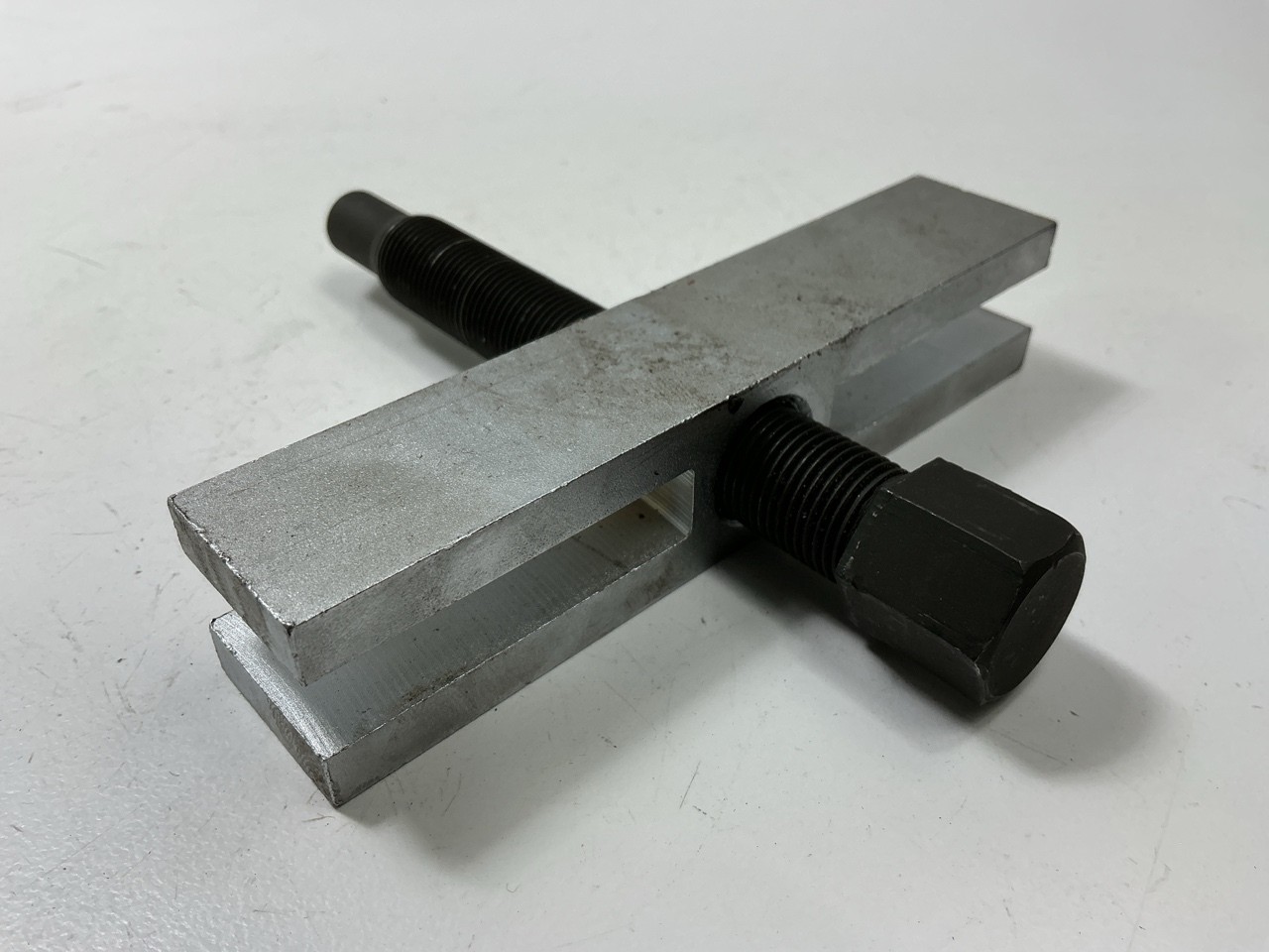 USED #27 – OEM TOOLS 27009 Timing Gear Puller Tool – Pull Timing Gears With Ease
